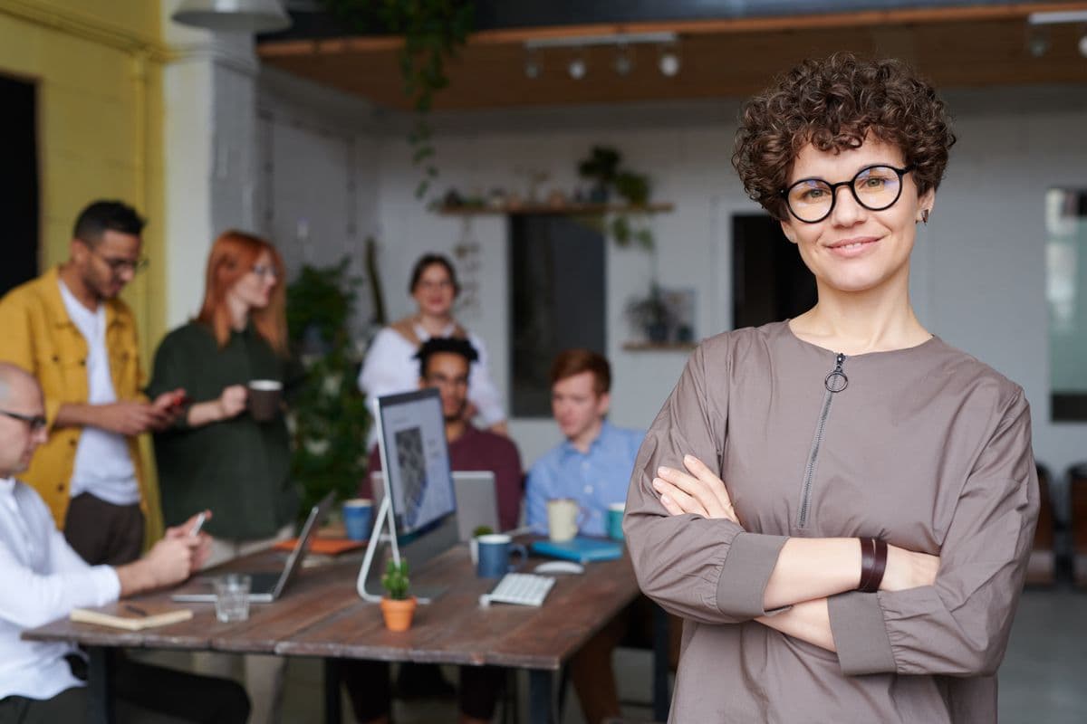 D2C operations leader in contemporary office